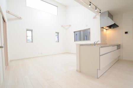 ���z����